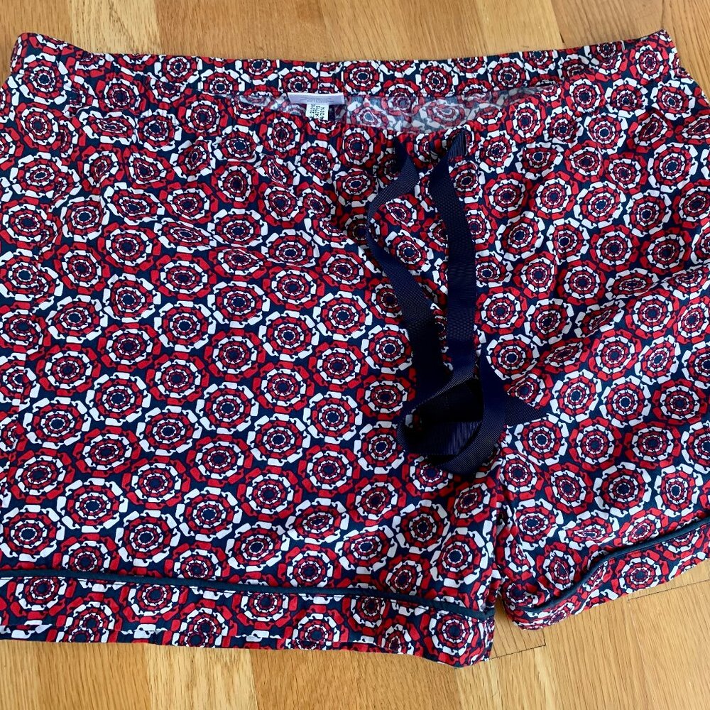 3/$15 Vineyard Vines lounge shorts, size L